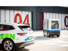 Rental of a Mobile Hydrogen Semi-Autonomous Electric Car Charger